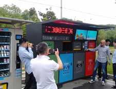 德瀾仕智能垃圾箱分類精細(xì)、模式高端，已成功覆蓋400余城